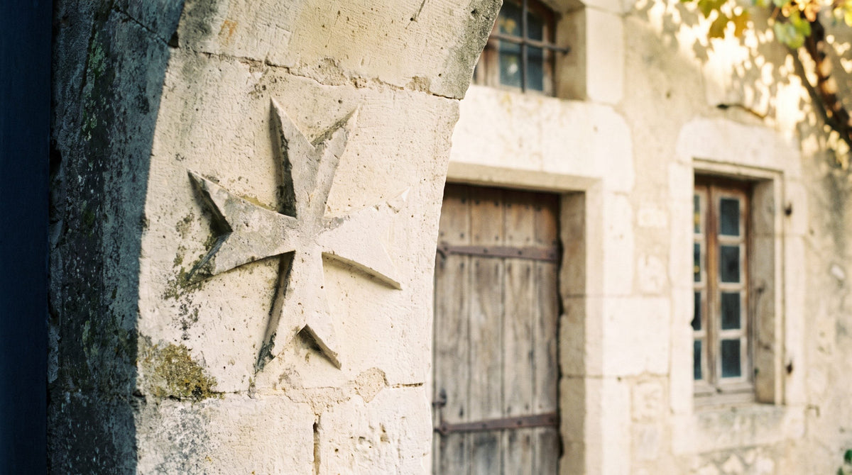Croix de Malte : signification et origine