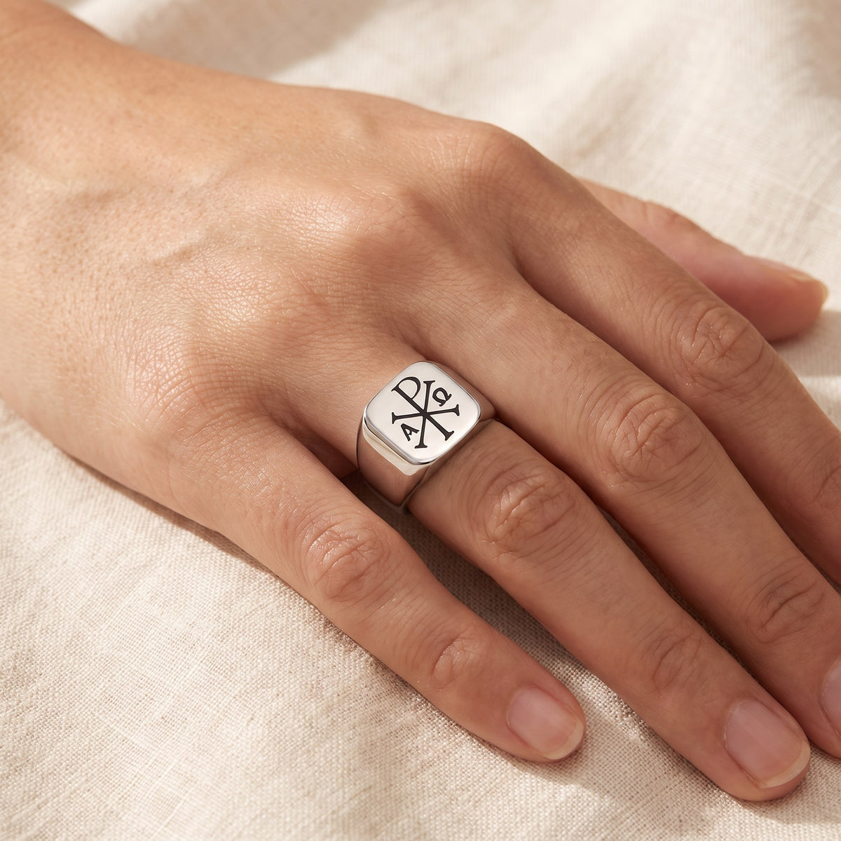 Bague chrisme homme argentée