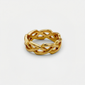 Bague couronne d'épines, dorée, sur fond blanc