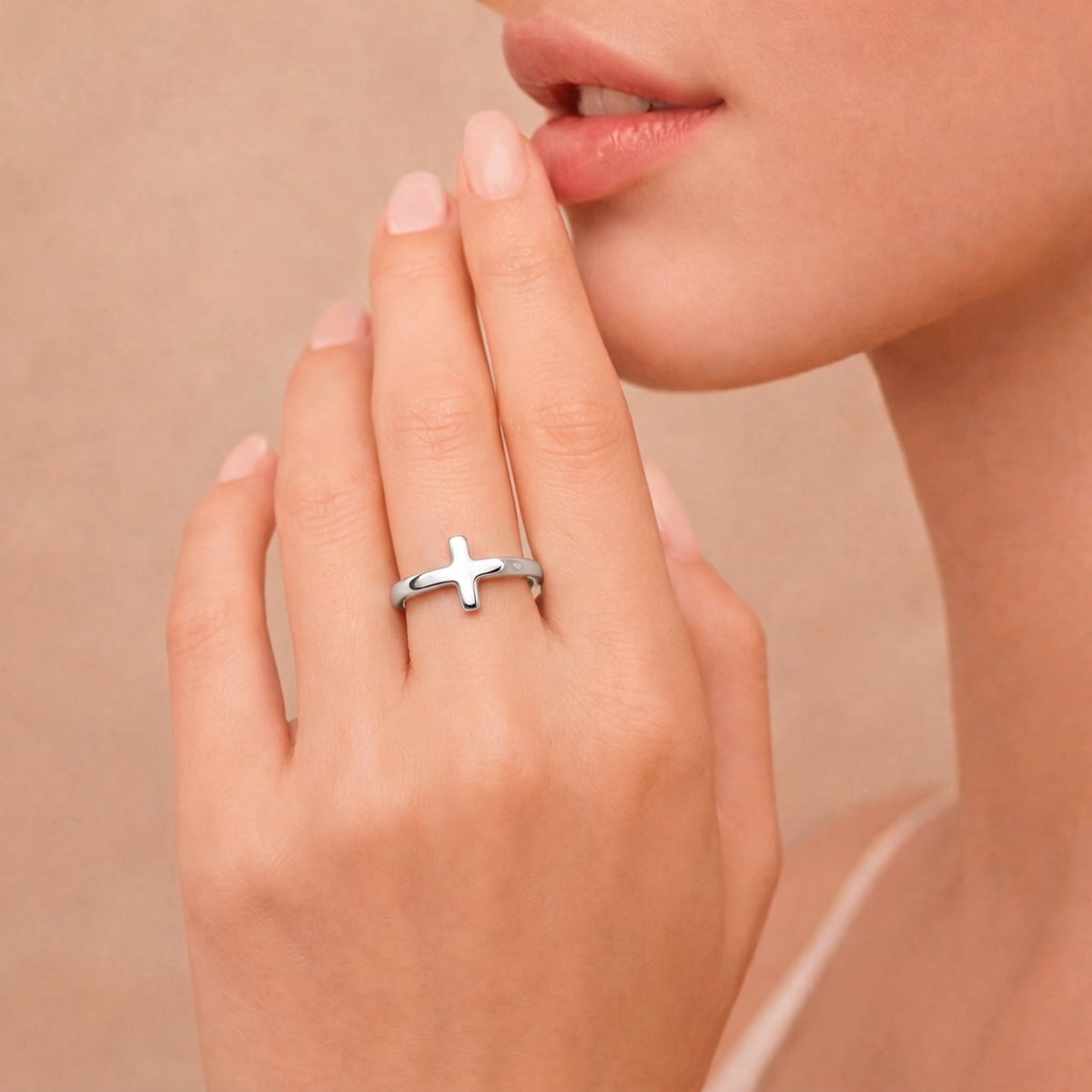 Bague croix chrétienne femme argentée