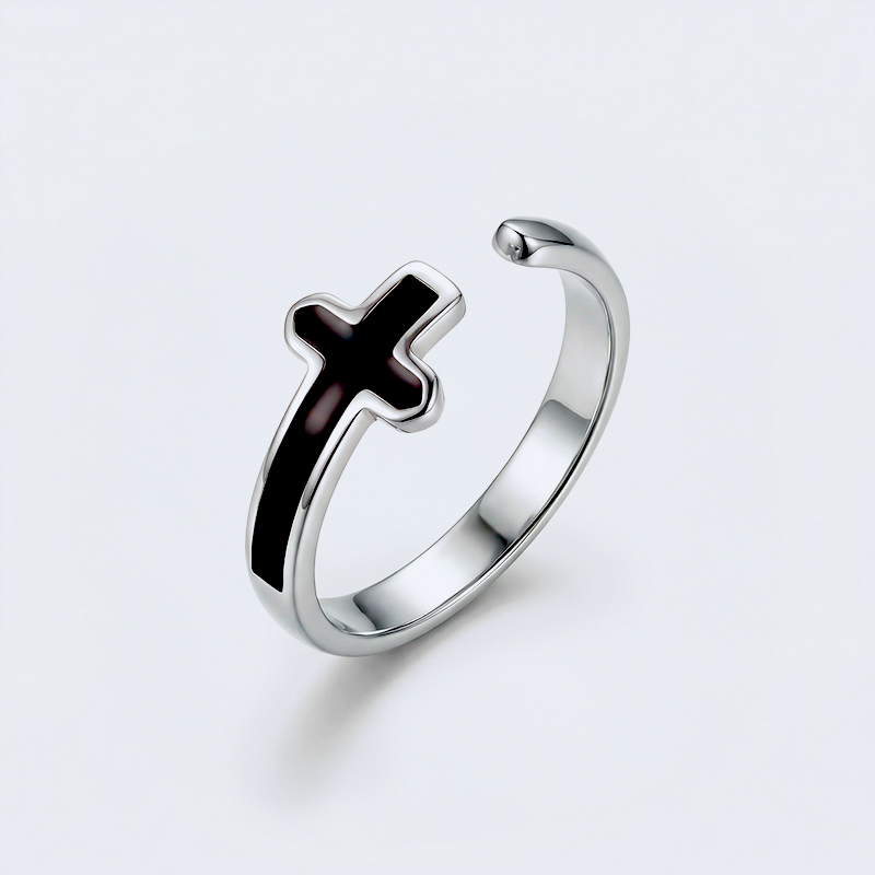 Bague croix noire