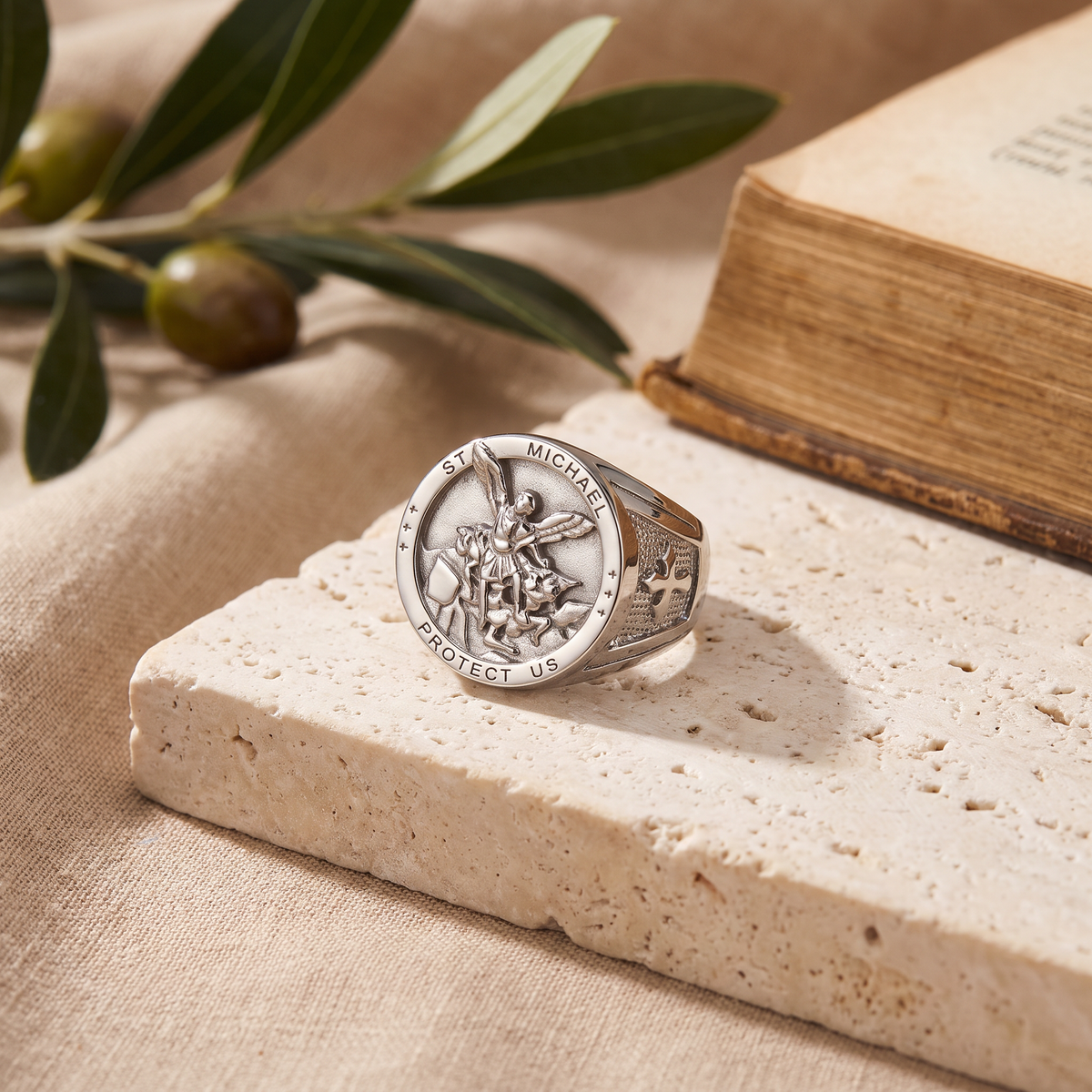 Bague Saint Michel acier inoxydable argentée