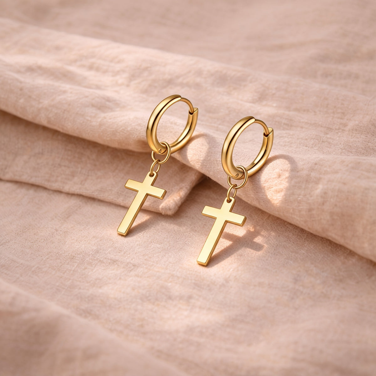 Boucles d'oreilles croix acier dorées