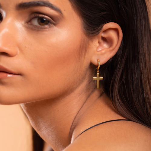 Boucles d'oreilles croix pendantes femme dorées