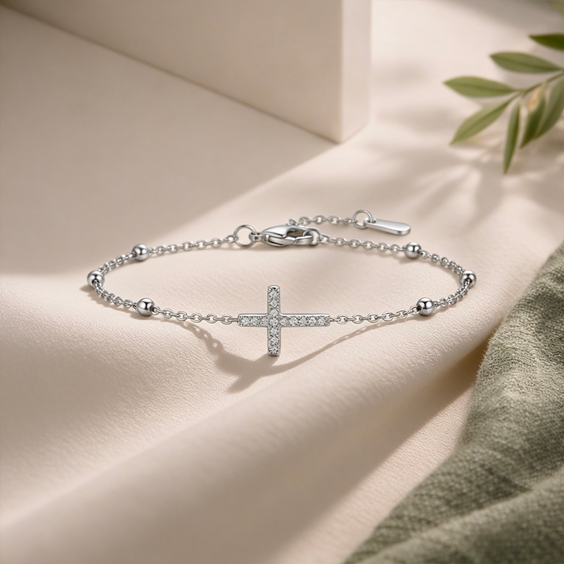 Bracelet croix strass argentée