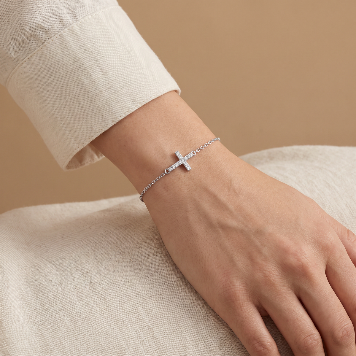 Bracelet croix catholique femme
