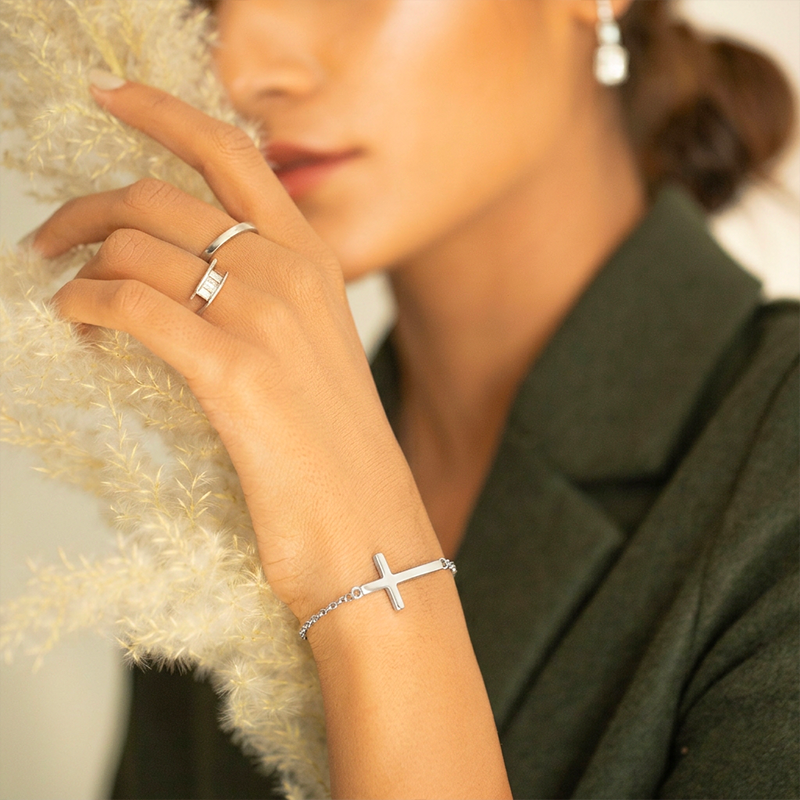 Bracelet croix chrétienne - Céline