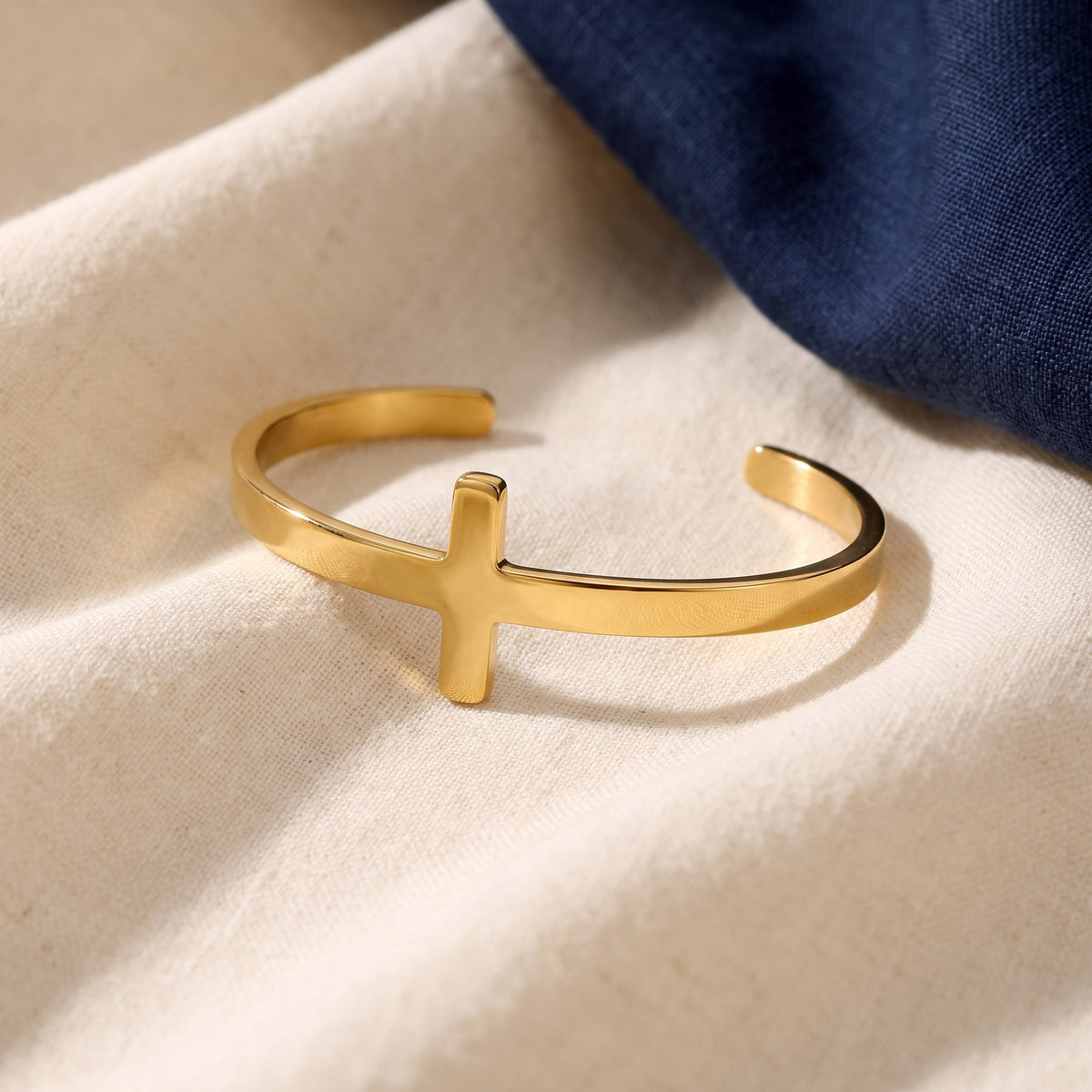 Bracelet croix doré