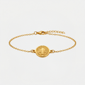 Bracelet Saint Benoit, doré, sur fond blanc
