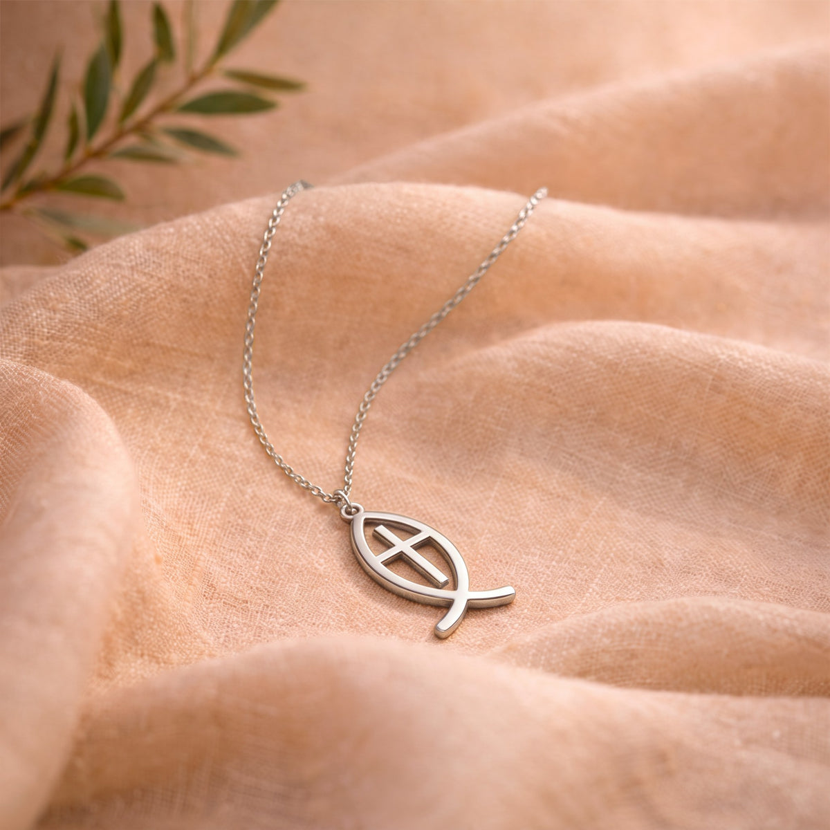 Chaîne pendentif croix