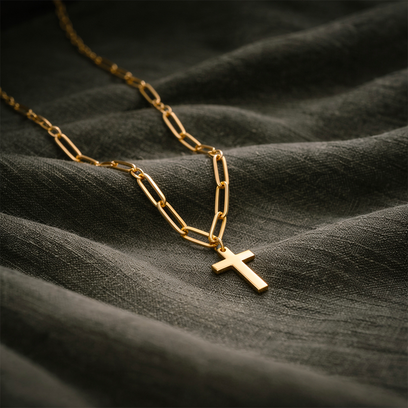Collier chaine croix, vue de détail
