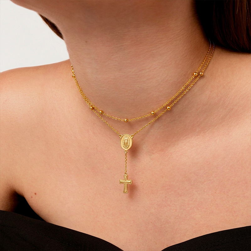 Collier chapelet croix perles, vue de détail