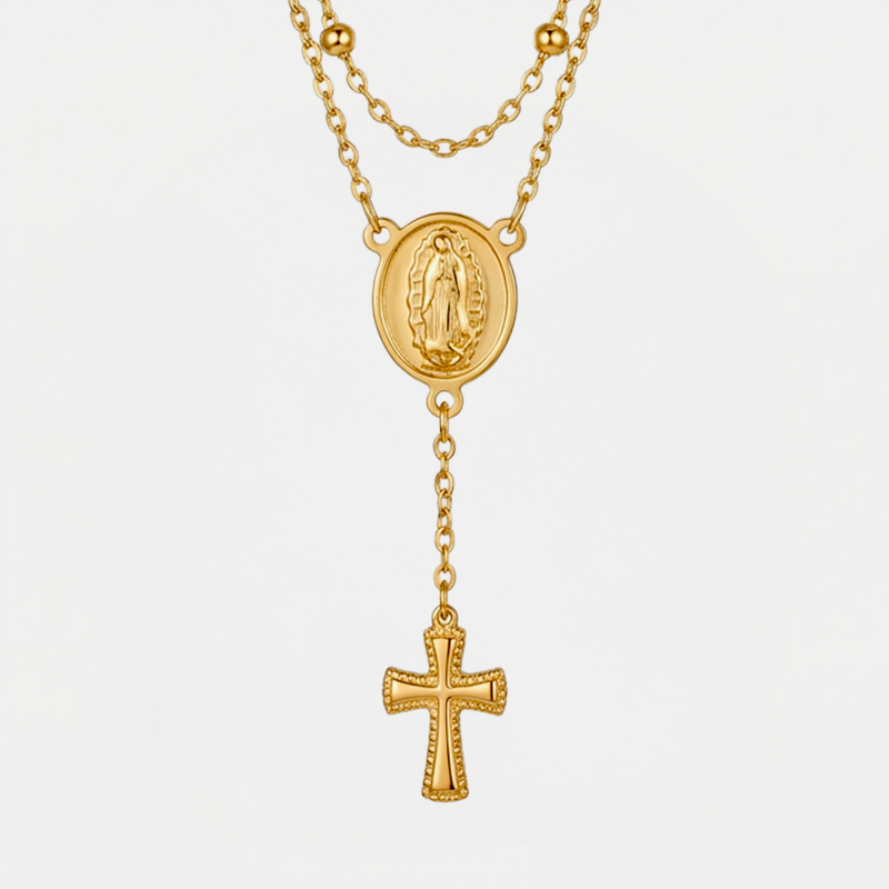 Collier chapelet croix perles, doré, sur fond blanc