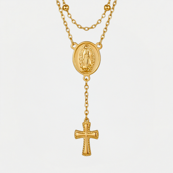 Collier chapelet croix perles, doré, sur fond blanc