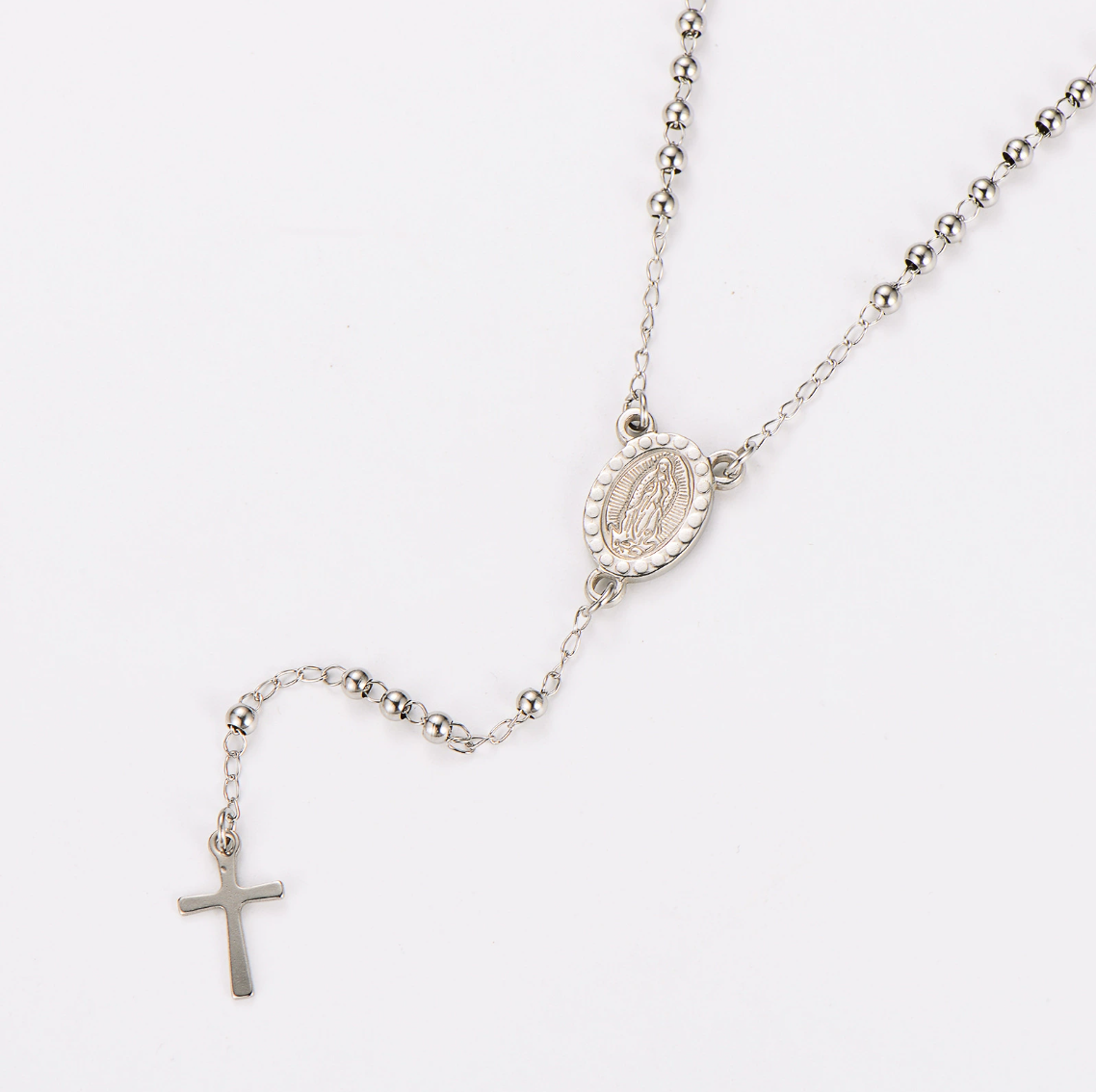 Collier chapelet médaille miraculeuse, vue de détail