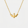Collier colombe Saint Esprit, doré, sur fond blanc