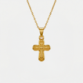 Collier croix arrondie, doré, sur fond blanc