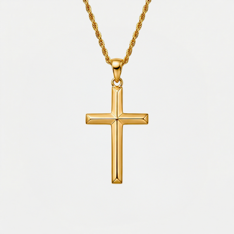 Collier croix chrétienne, doré, sur fond blanc