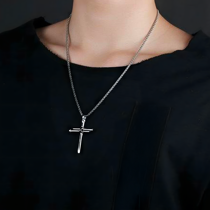 Collier_croix_clou_en_argent