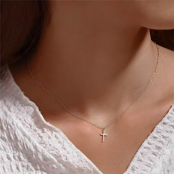 Collier croix de Jésus femme argenté