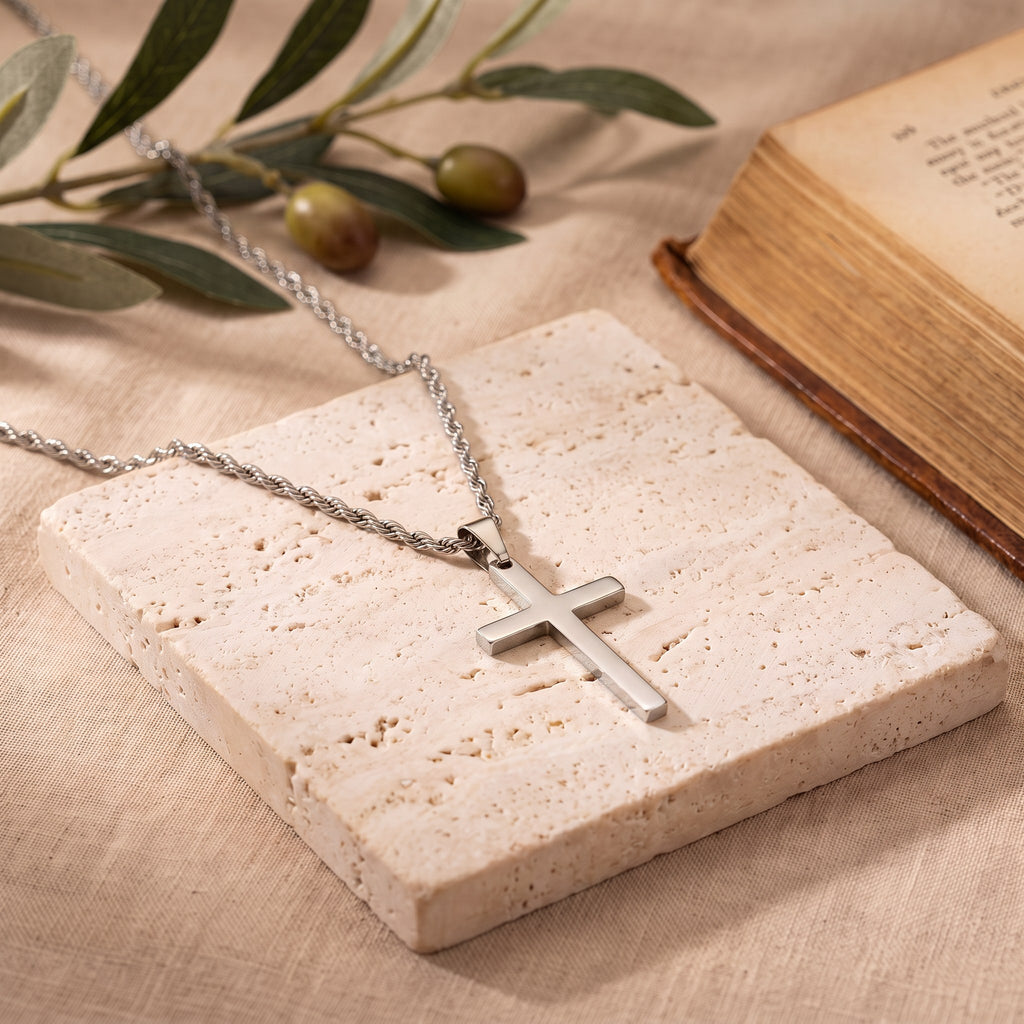 Collier croix fine homme acier inoxydable