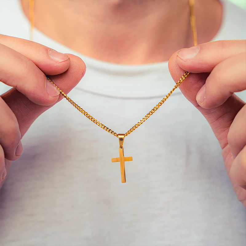 Collier_Croix_Fine_pour_homme