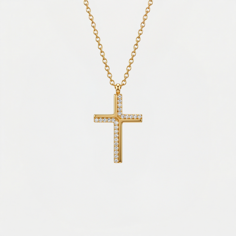 Collier croix strass acier inoxydable grande croix, doré, sur fond blanc