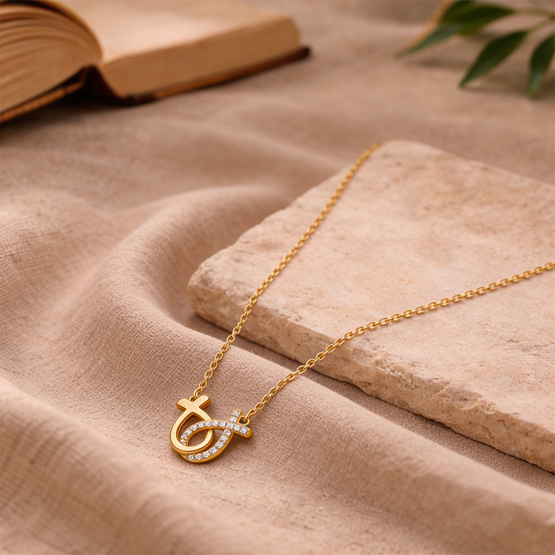 Collier poisson chrétien argent, vue de détail