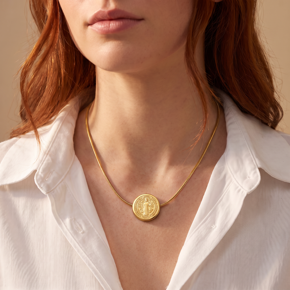 Collier saint Benoît femme