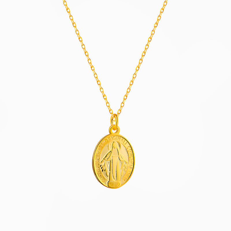 Collier Vierge Marie, doré, sur fond blanc
