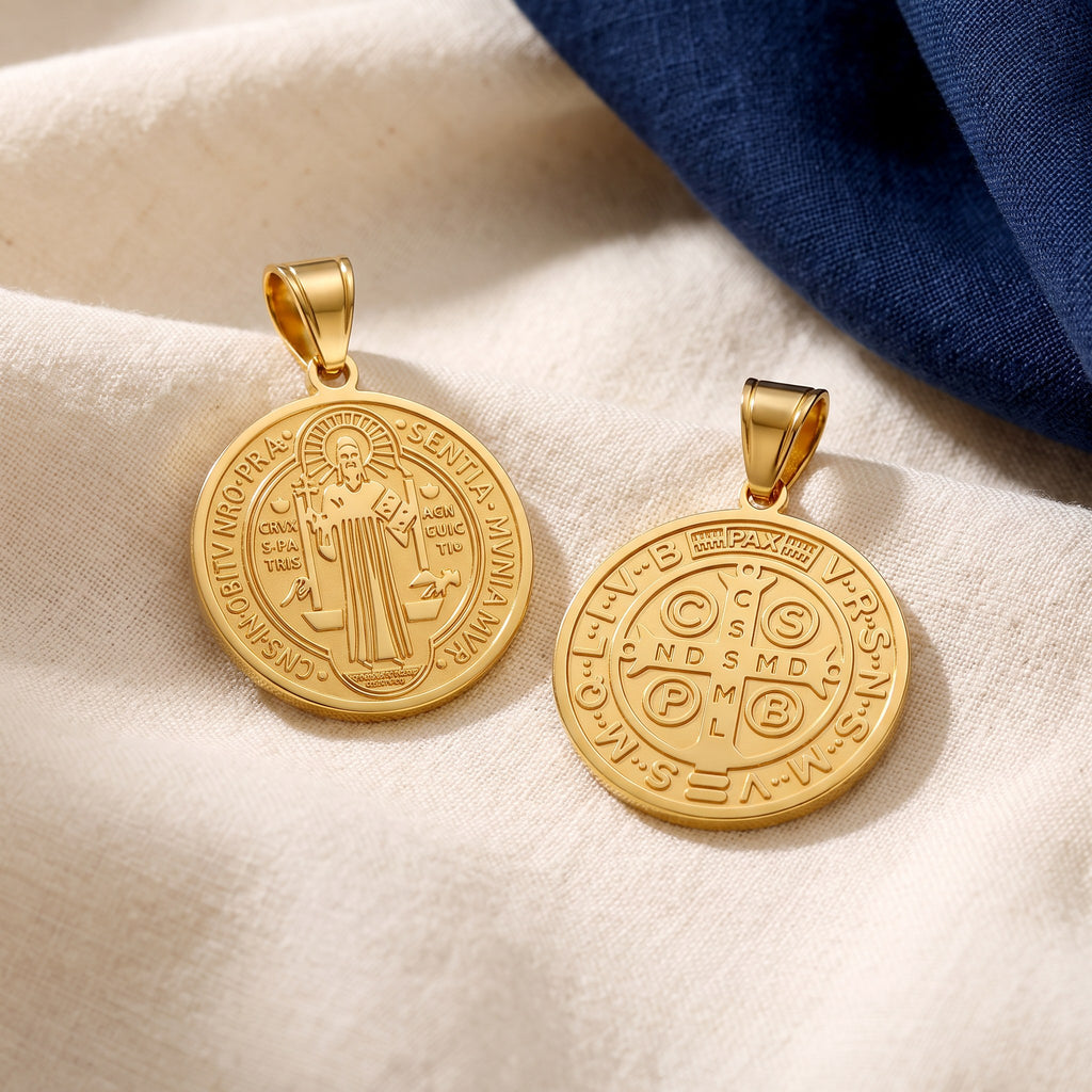 Médaille Saint Benoît acier inoxydable dorée
