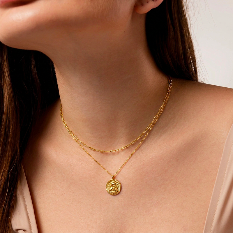 Collier Ange Gardien, porté au cou