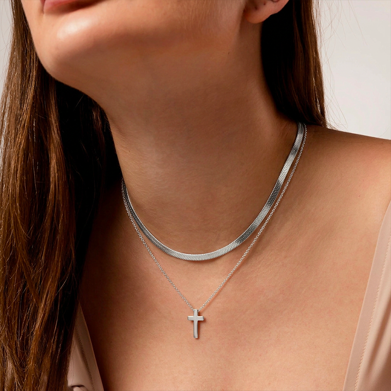 Collier croix double chaîne argentée