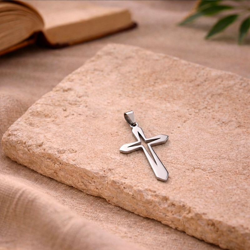 Pendentif croix original - Gérard