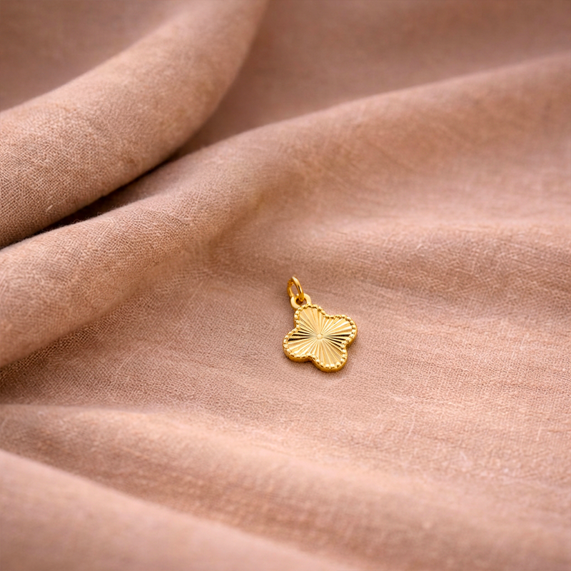 Pendentif Croix Romane, vue de détail