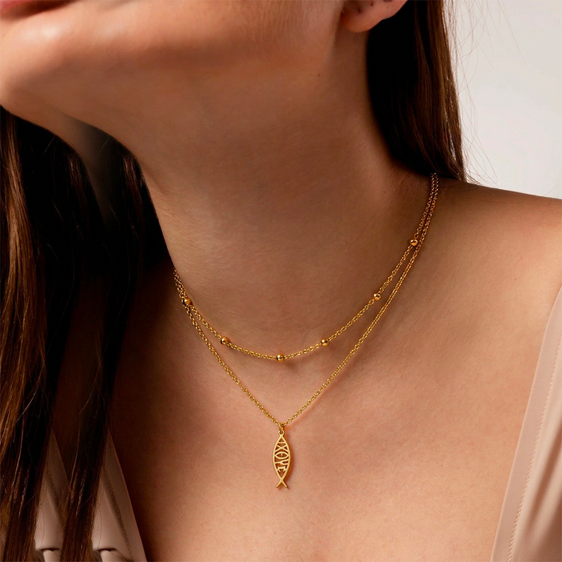 Collier Ichtus, porté au cou