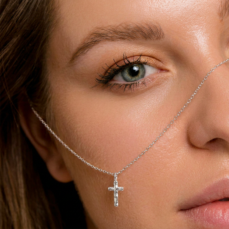 Collier petite croix argent argentée
