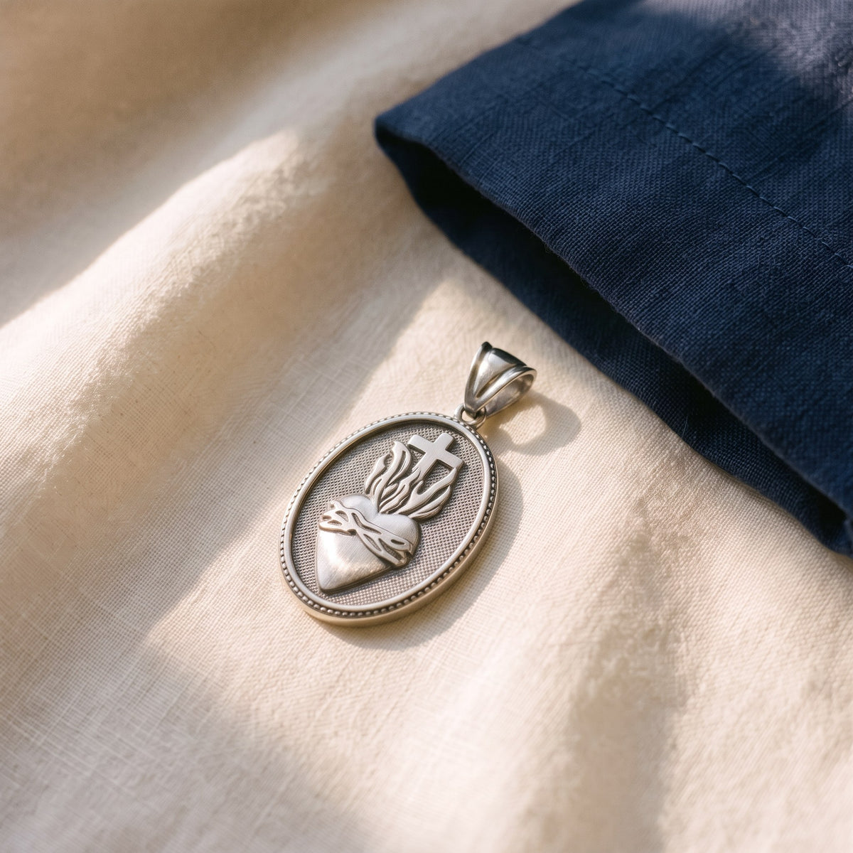 Pendentif Sacré Coeur acier inoxydable argenté