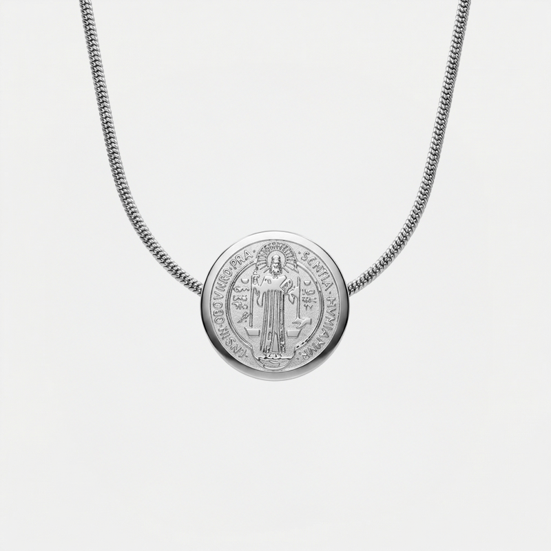 Collier médaille saint Benoît argentée