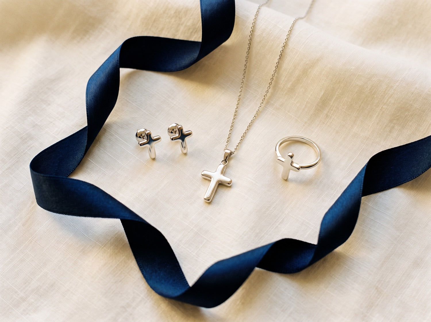 Colliers, pendentifs, bracelets, bagues : toutes les familles