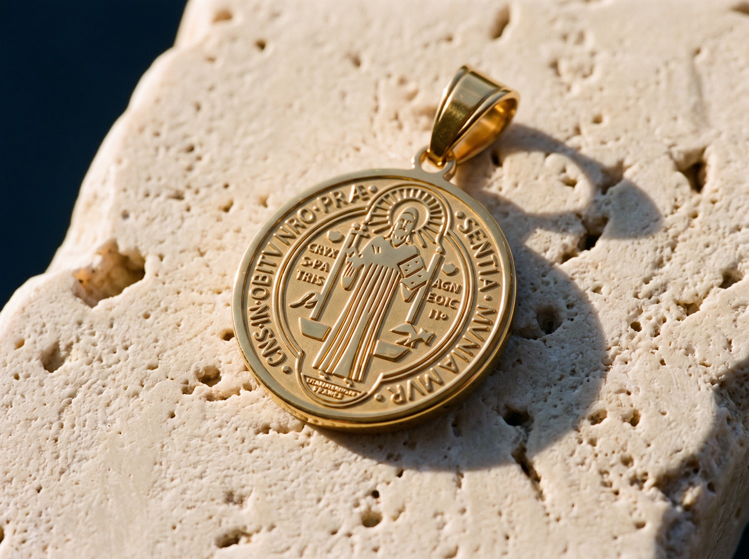 La médaille de saint Benoît, expliquée